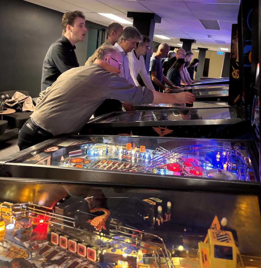 ABB på AW hos Flipperklubben – en kväll full av skratt, flipper och gemenskap